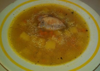 Гороховый суп с жареной курицей