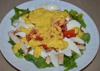 Фитнес-салат с куриной грудкой