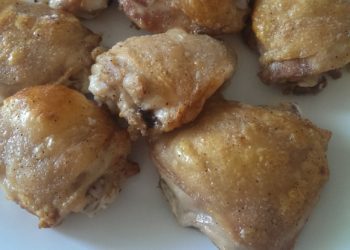 Сочные куриные бедра с хрустящей корочкой