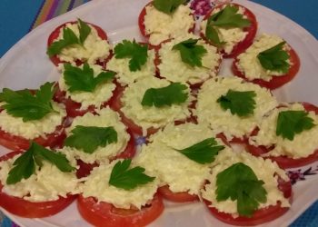 Медальоны с сыром и помидорами