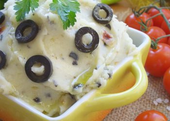 Картофельное пюре с маслинами